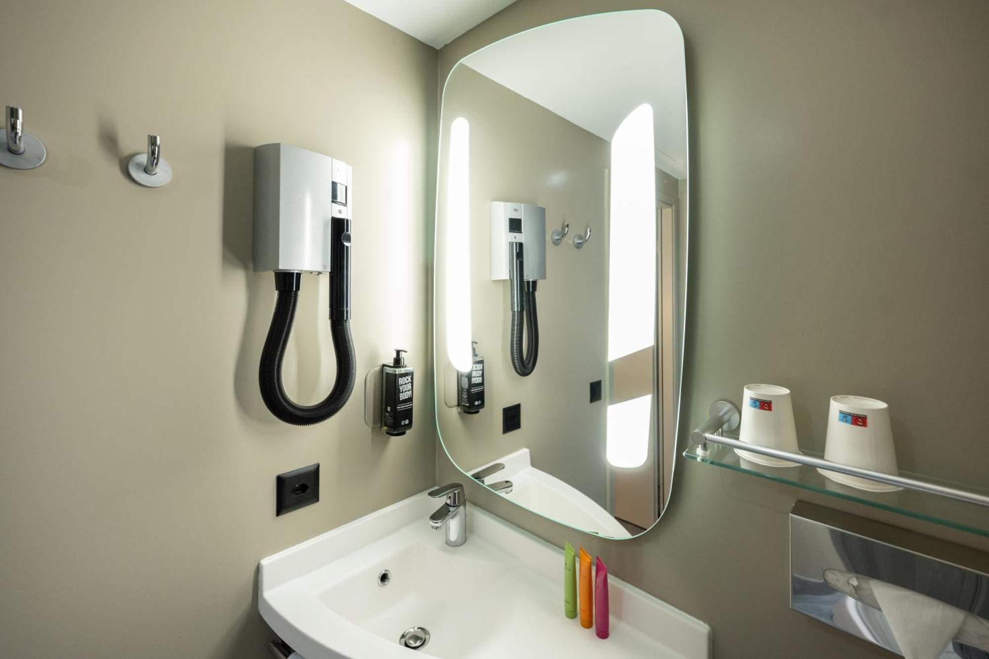 Ibis Geneve Centre Lac Екстер'єр фото