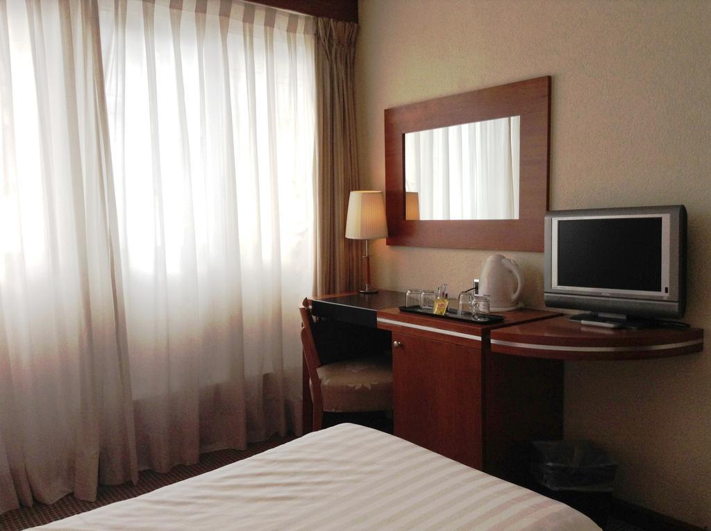 Ibis Geneve Centre Lac Номер фото